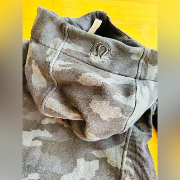 Lululemon Scuba Hoodie - Picture 3 of 7